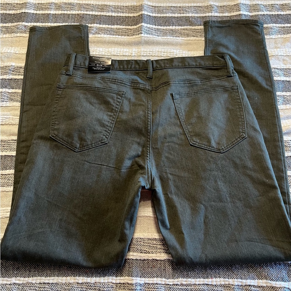 New with tags Men’s skinny fit Banana Republic Travel Jean. Greenish-gray 36x36